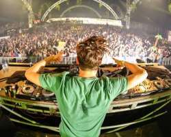 He is the youngest DJ to play the world's largest nightclub Privilege in Ibiza in the history of the club.